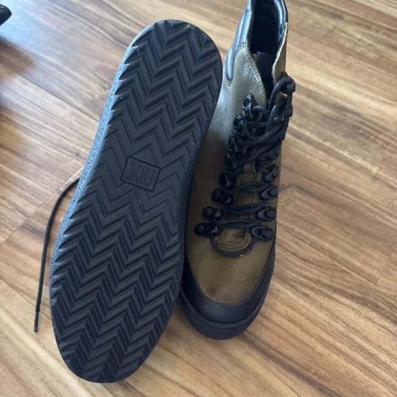 🎄 NWOB Frye hiking boots sz 6 - Picture 4 of 5